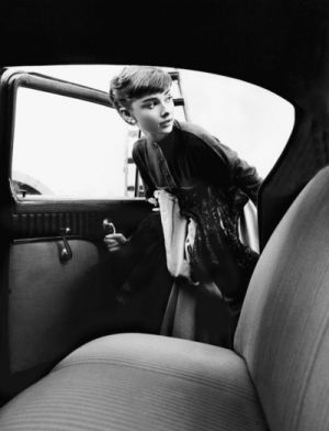 Audrey Hepburn pictures - Audrey Hepburn getting into car.jpg